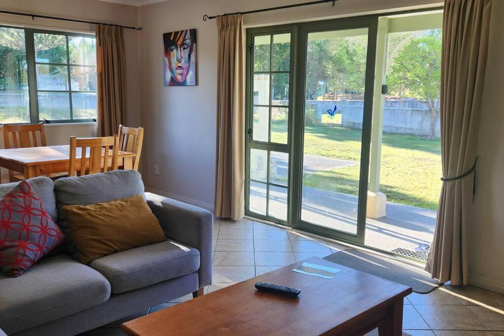 Pinegrove Cottages - Unit1 Twizel Buitenkant foto